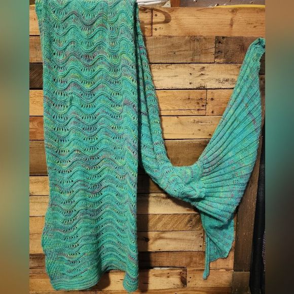 Crochet Mermaid blanket - Picture 1 of 5